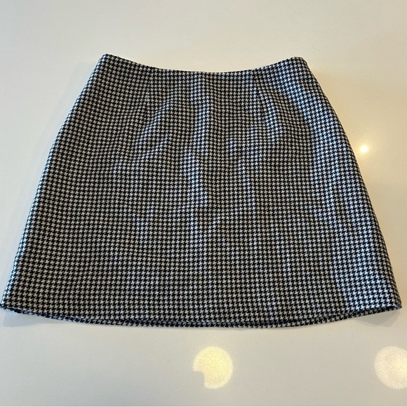 VINTAGE Express Black and White Houndstooth Wool Blend Mini Skirt - Picture 1 of 5